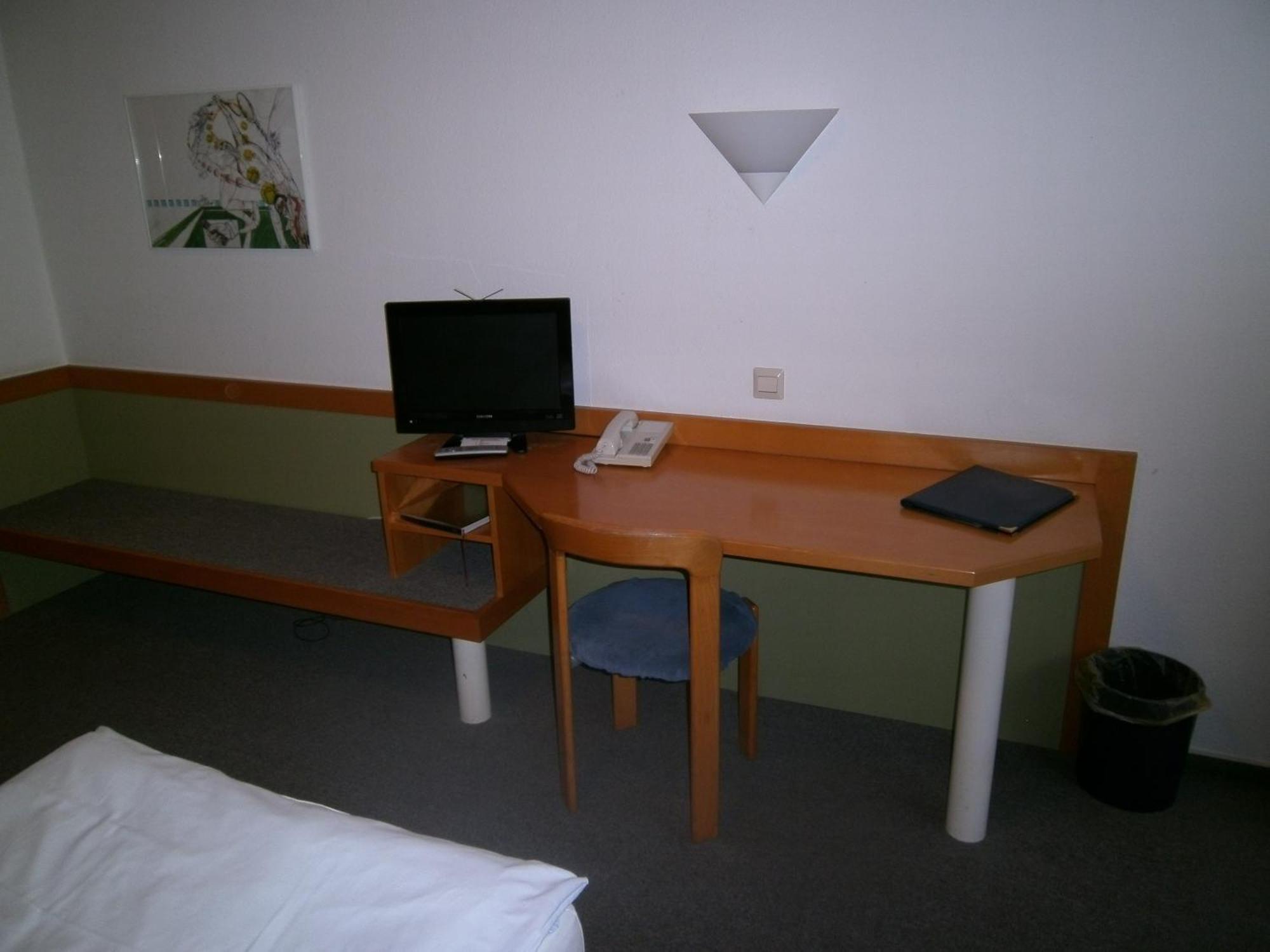 Sportpark Juergen Fassbender Hotel Eggenstein-Leopoldshafen Room photo